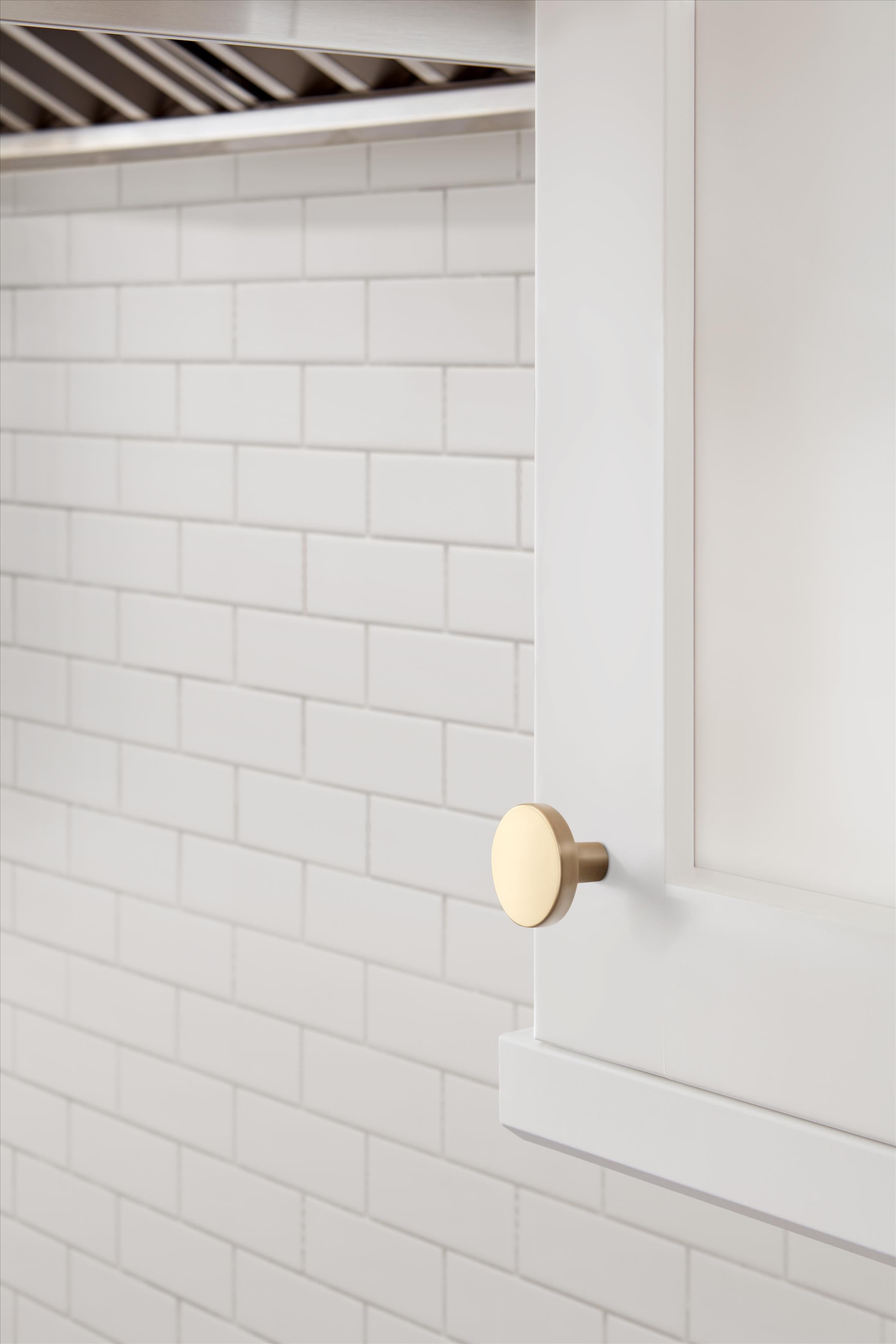 Amerock Versa Knob 1-3/8" Diameter, Champagne Bronze