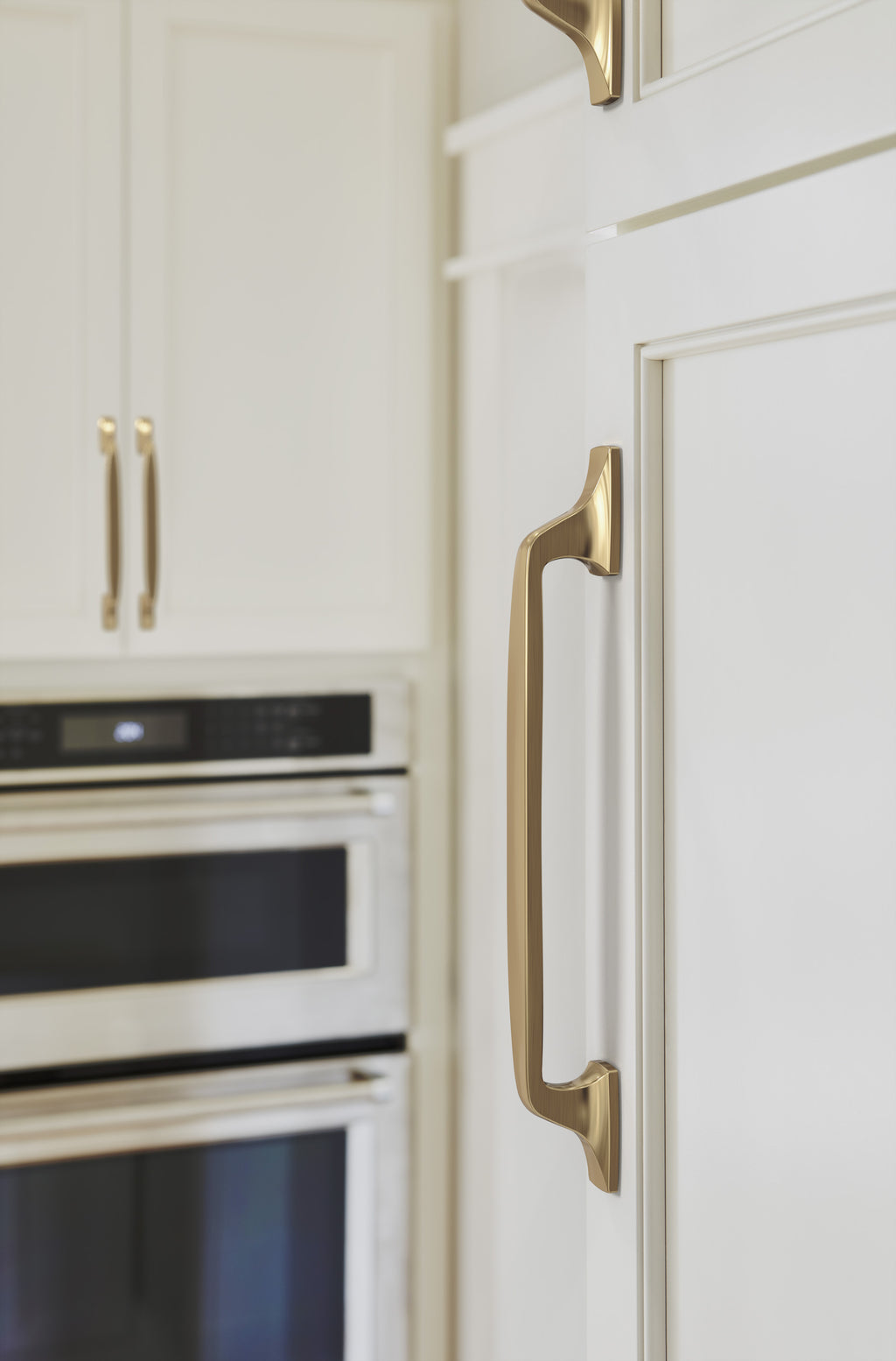 Amerock Highland Ridge Pull  Champagne Bronze 7-9/16" Center to Center
