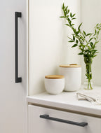 Amerock Versa Pull Mattee Black 18" Center to Center