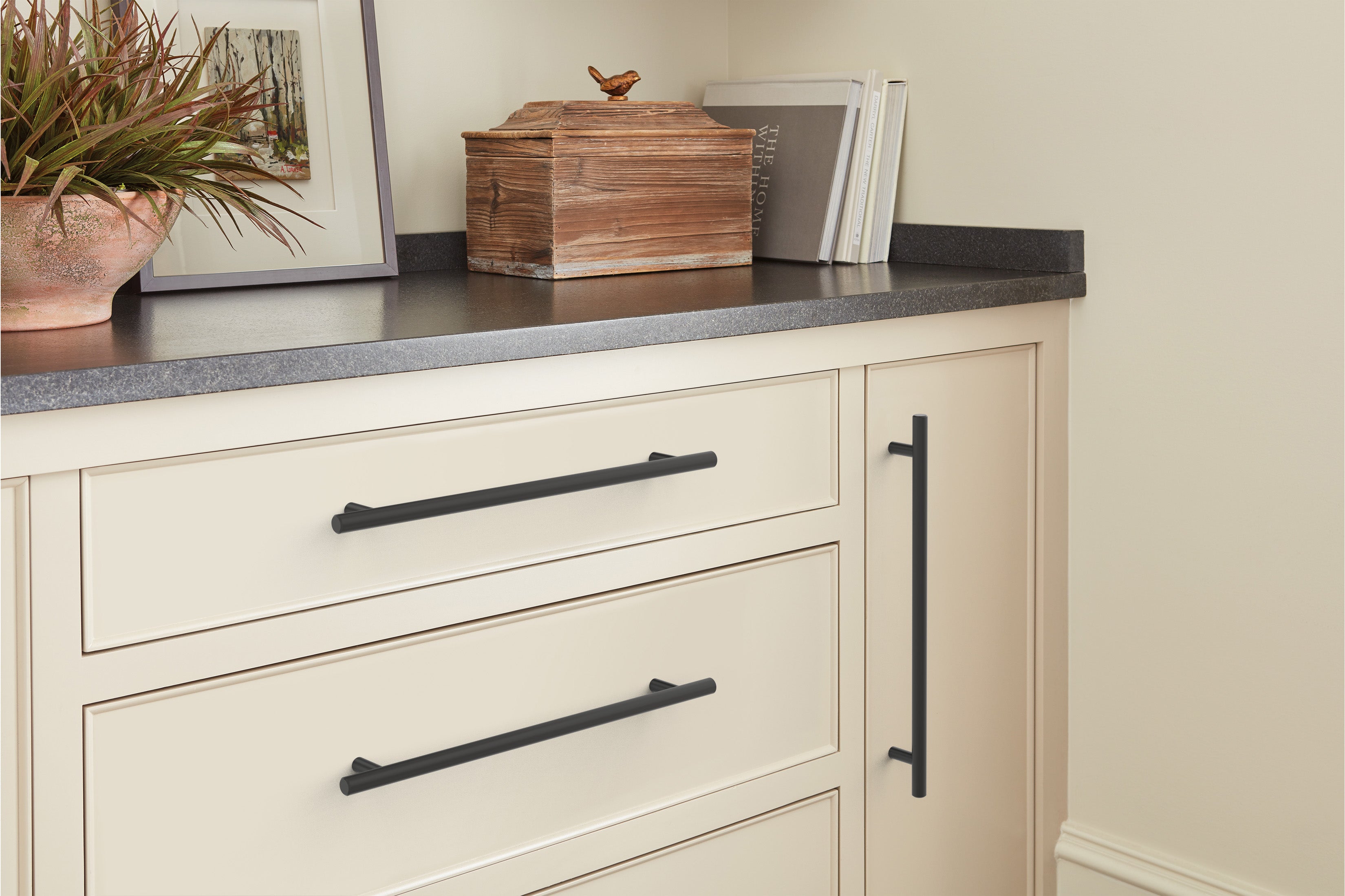Amerock Bar Hollow Pull  Matte Black 10-1/16" Center to Center