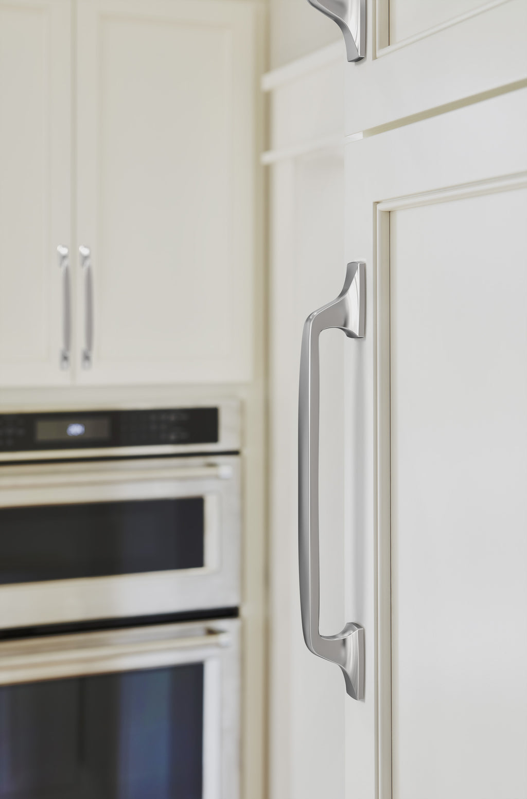 Amerock Highland Ridge Pull  Polished Chrome 7-9/16" Center to Center