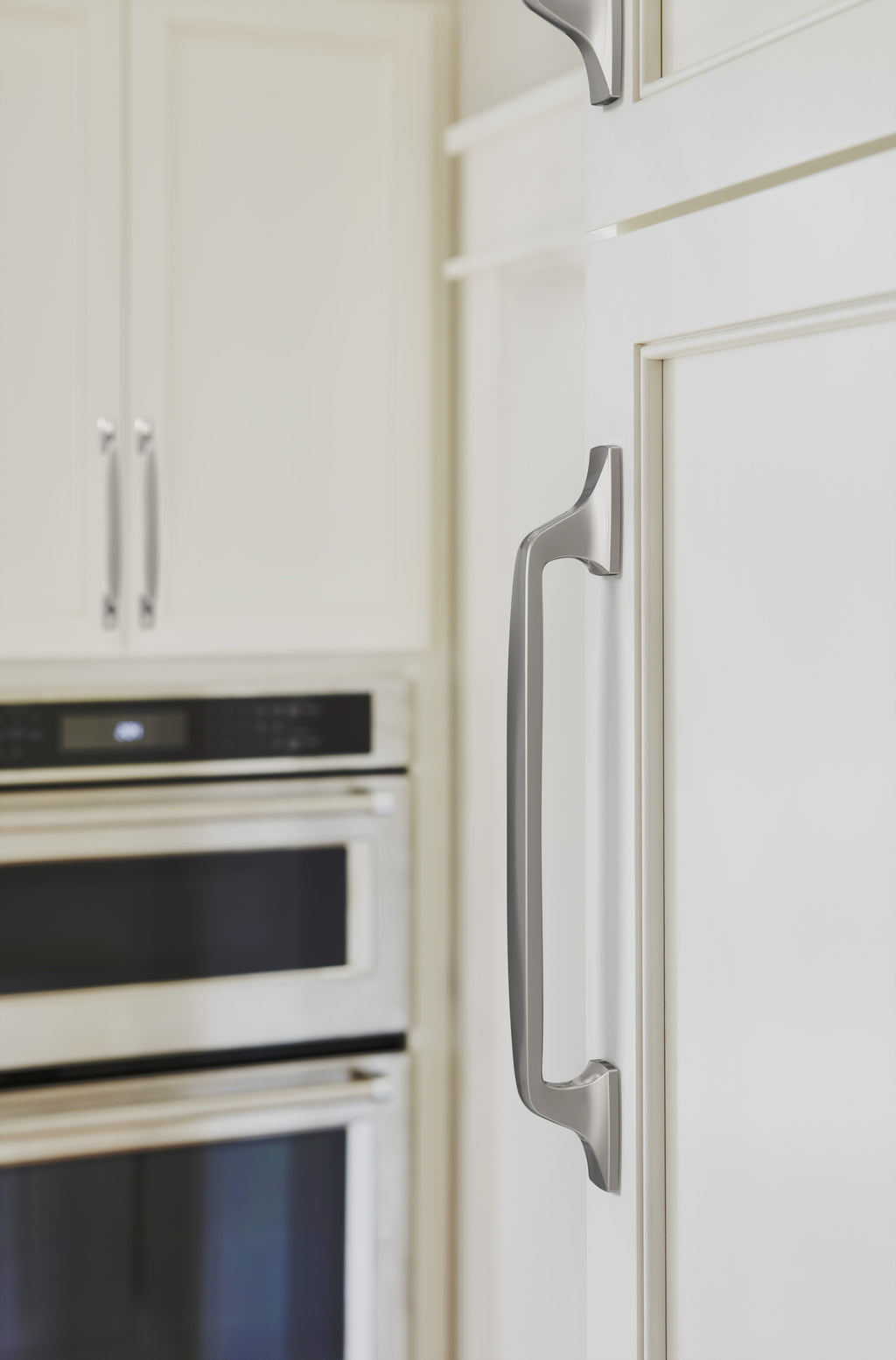 Amerock Highland Ridge Pull  Satin Nickel 7-9/16" Center to Center